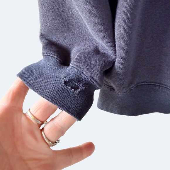 Vintage Levi's Embroidered Crewneck Sweatshirt 90s Cropped Purple Logo Streetwea - Picture 2 of 6